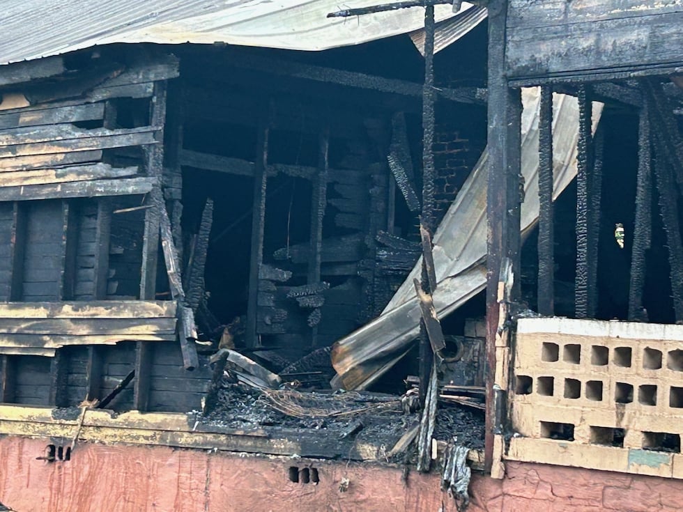 Una persona murió en el incendio de una casa en la cuadra 100 de 13th Court North.