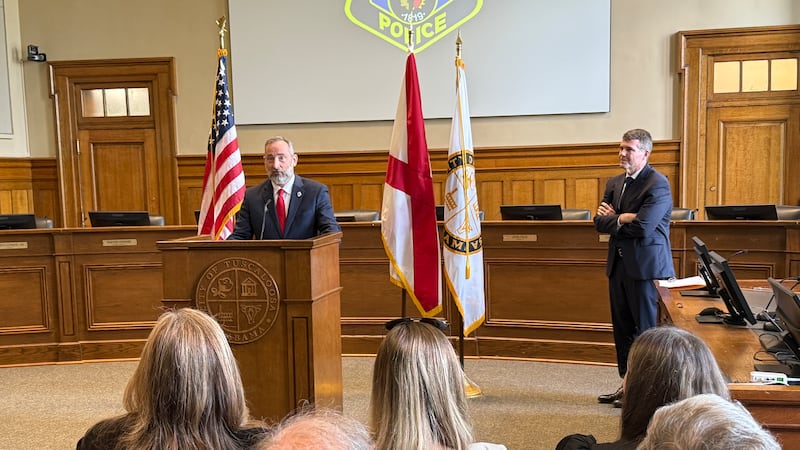 Tuscaloosa Mayor Walt Maddox announces Maj. Michael Baygents as new police chief