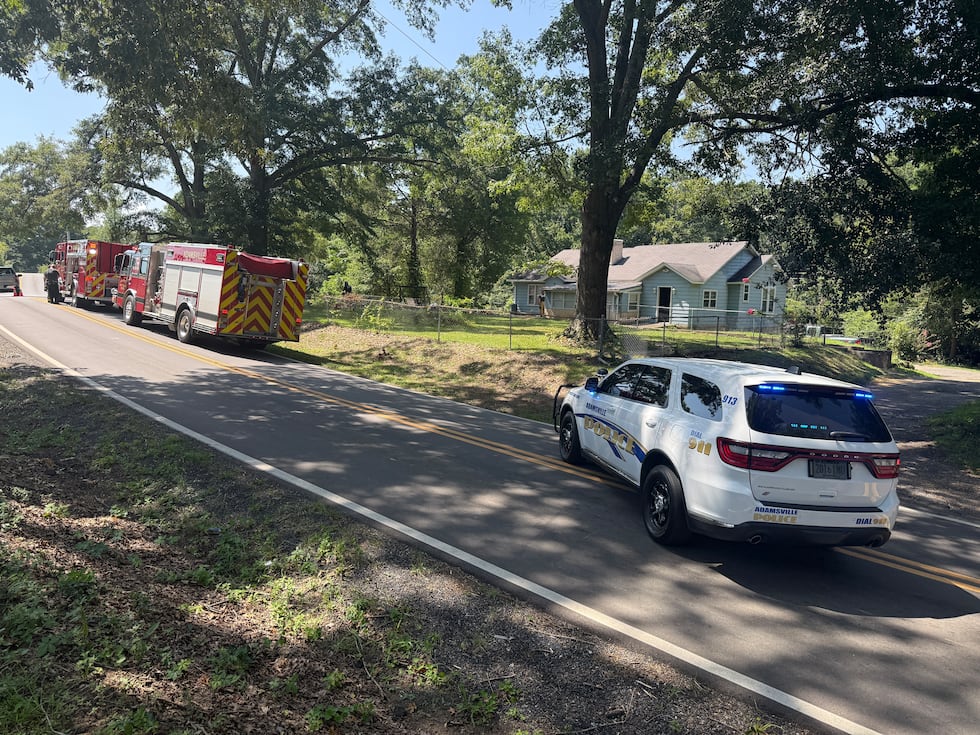 Una persona hospitalizada tras un incendio en una vivienda en Adamsville.