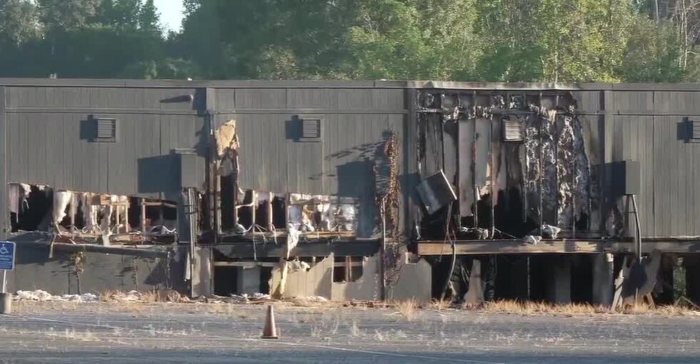 Un incendio quema parte del antiguo edificio de Greenetrack.