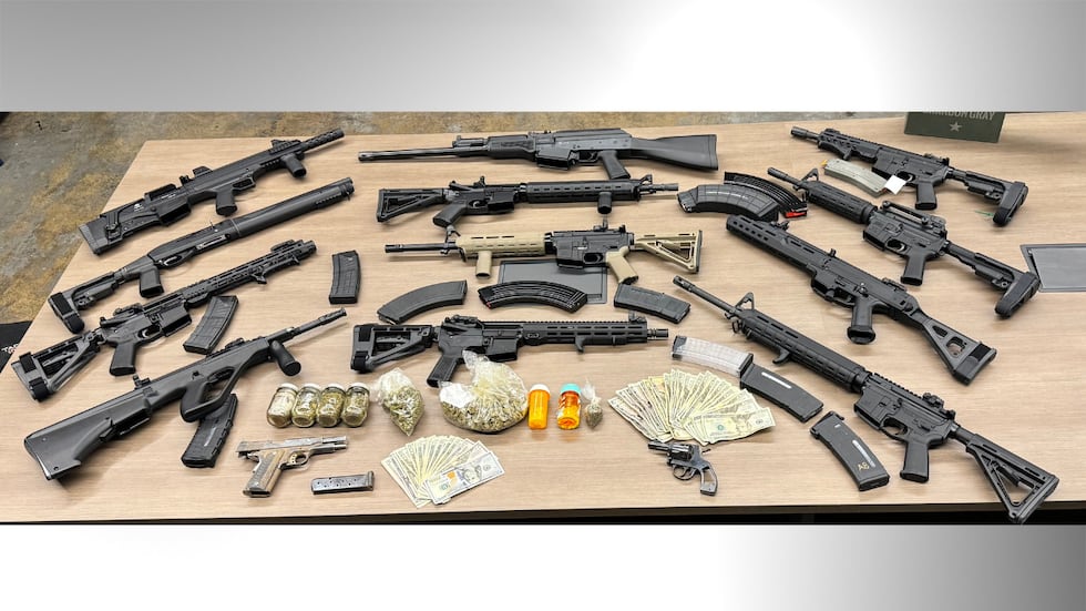 Incautación de armas y drogas tras un enfrentamiento.