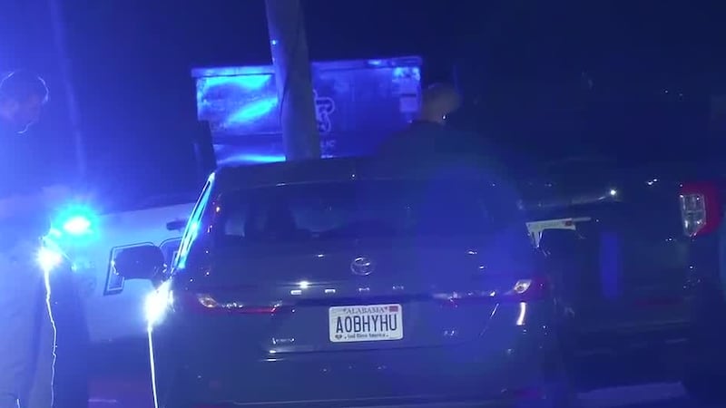 Investigación de homicidio en Tuscaloosa Avenue