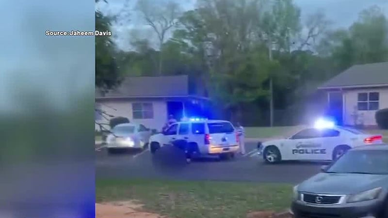 Greensboro police officer shot, suspect injured