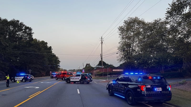 Marietta Police respond to deadly head-on collision