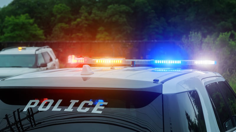 Las autoridades dicen que el conductor que atropelló a la víctima se quedó en la escena.