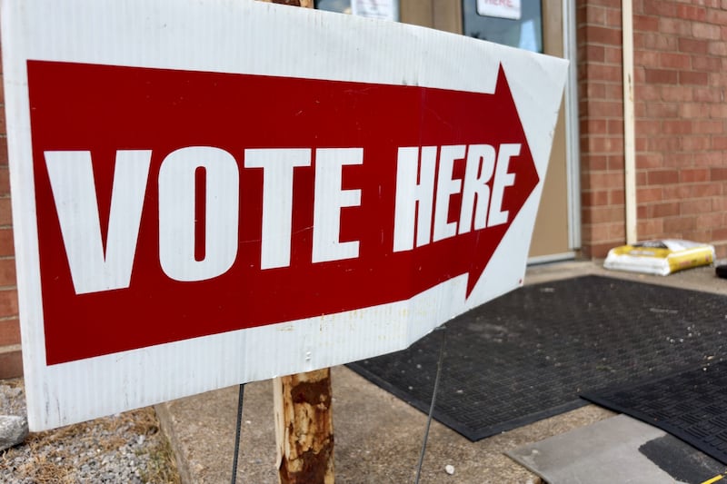 Generic Vote Here sign in TN.
