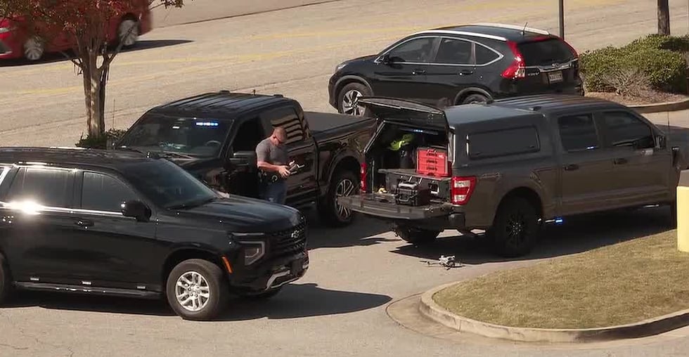 Se reportan disparos en Riverchase Galleria; el centro comercial se encuentra bajo cierre de...