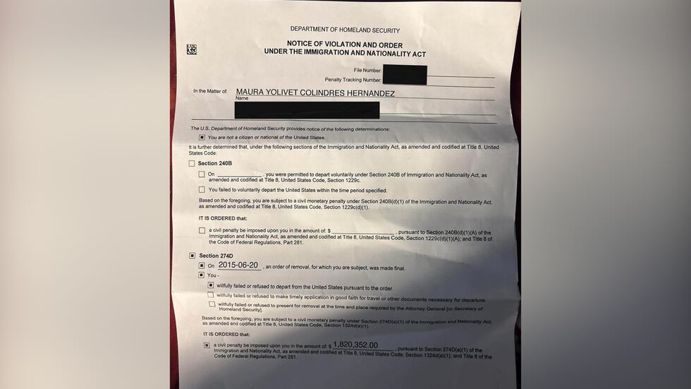 Con base en ello, el documento indica que el Departamento de Seguridad Nacional le impuso una...