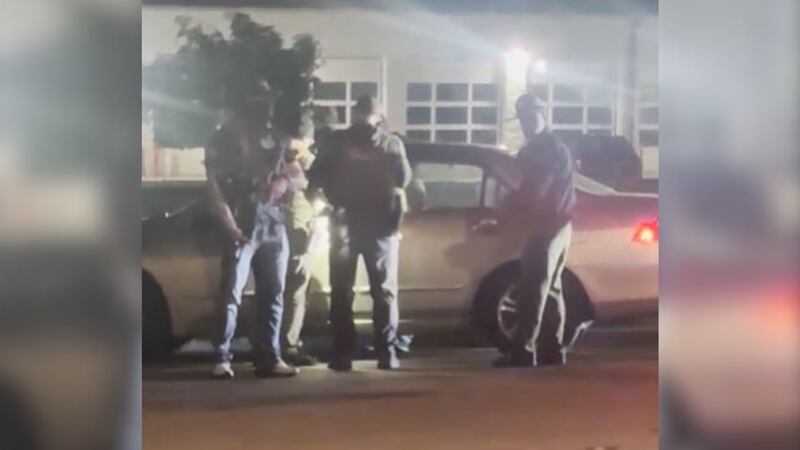 Patrulla de Caminos de Tennessee llevó a cabo paradas de tráfico en colaboración con ICE, que...