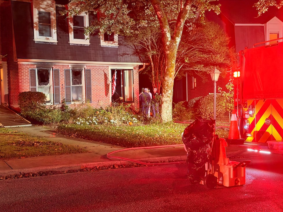 6 personas desplazadas tras un incendio en un conjunto de casas adosadas en Hoover