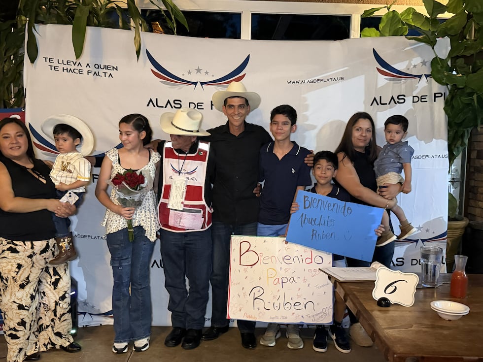 Alas de plata reune a familias mexicanas