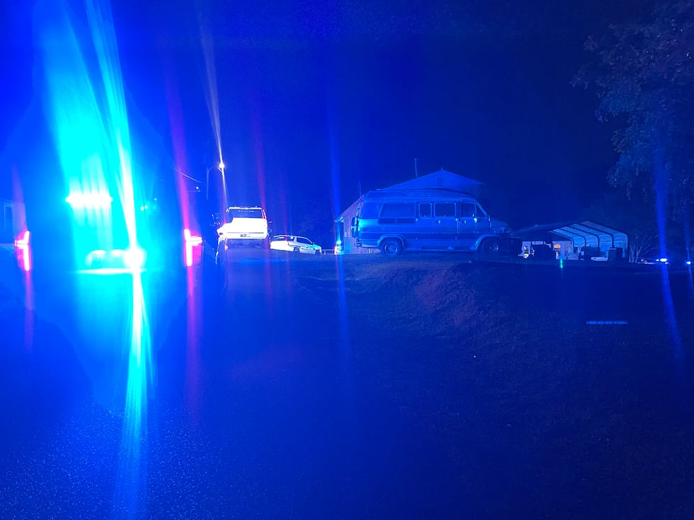 Policía de Leeds: Dos agentes heridos al detener a un sospechoso el jueves por la noche.