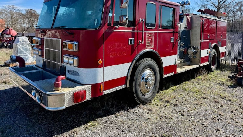 1995 PIERCE MANUFACTURING Tilt Cab Fire Truck