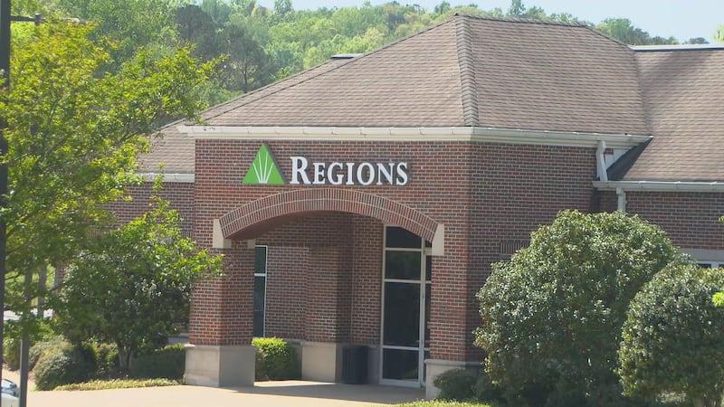 Gardendale Police responded to an incident at the Regions Bank on Odum Road.