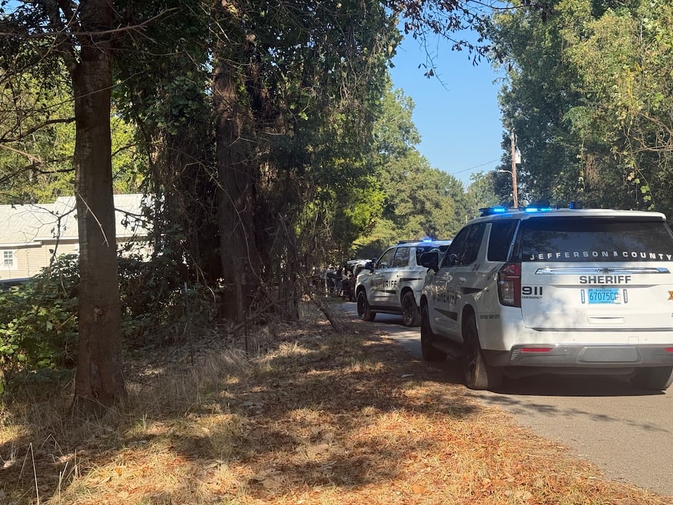 Agentes de la oficina del sheriff fueron llamados a la cuadra 4200 de la avenida Levine, en la...