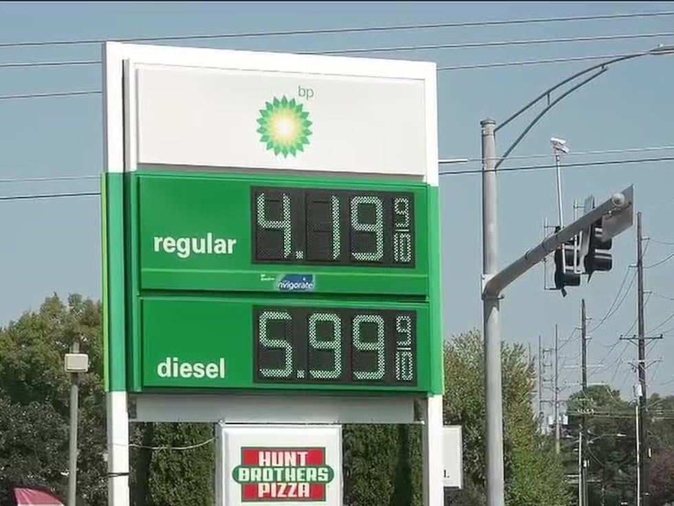 Los precios de la gasolina superan los 4 dólares por galón en partes de Alabama