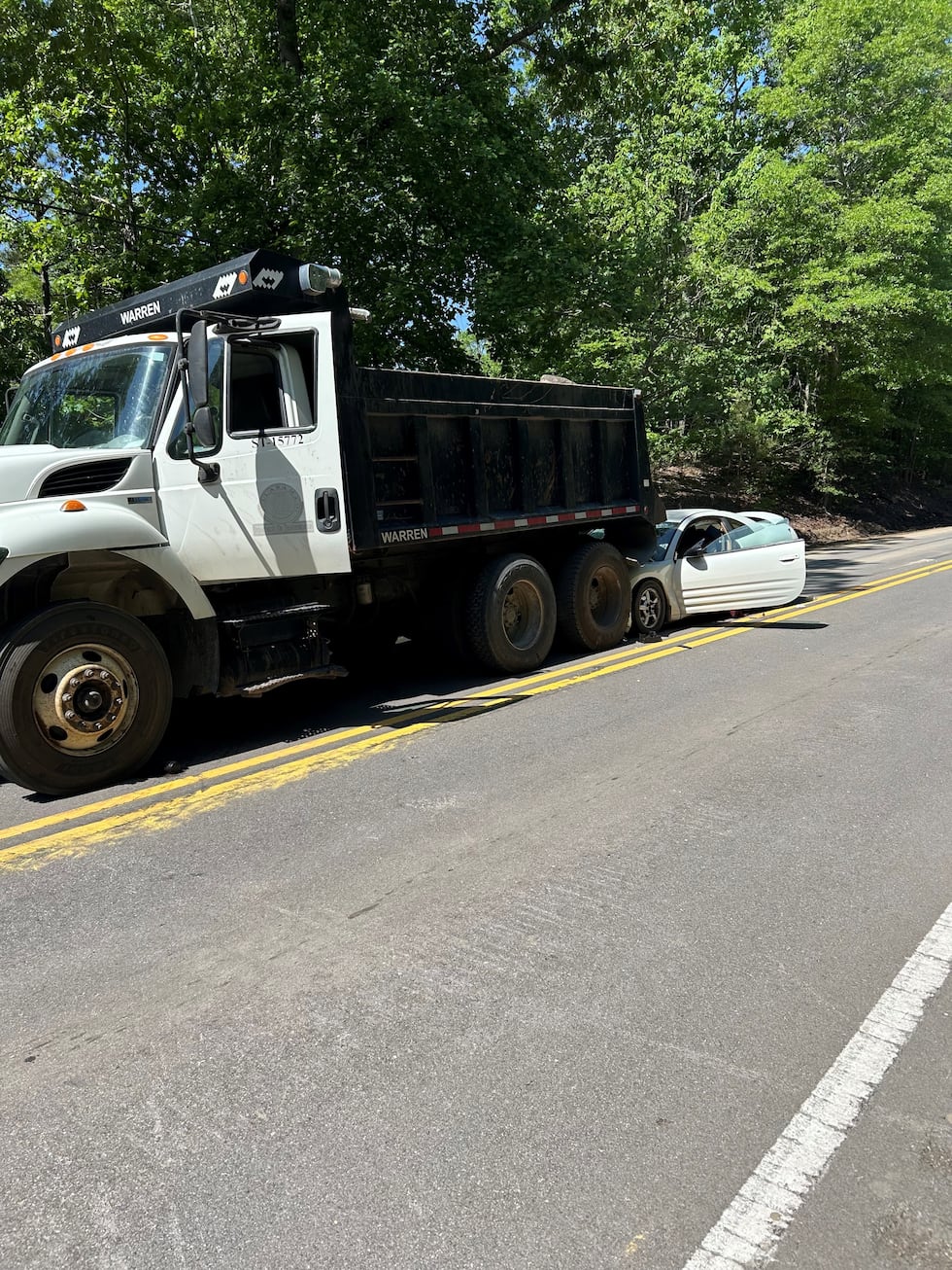 Un trabajador del Departamento de Transporte de Alabama resultó herido el lunes 20 de abril,...