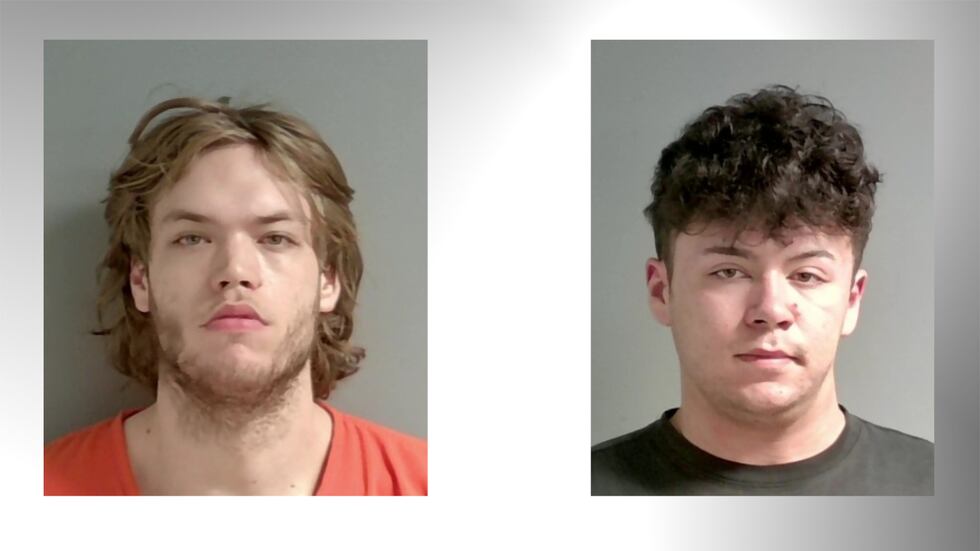 Según documentos judiciales, Caleb James Stephens (izquierda) y Logan Chase Sollami (derecha)...
