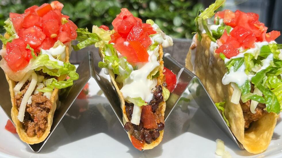 El Barrio Crunchy Tacos