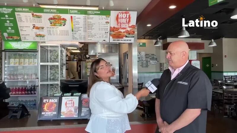 Wing Stop está creciendo y solicita más empleados latinos para trabajar en sus restaurantes