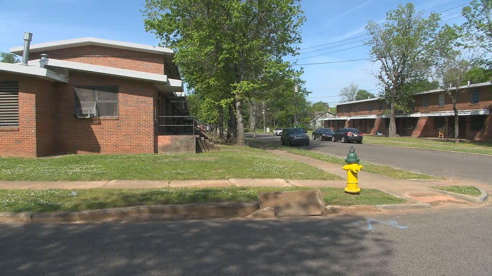 Un hombre fue asesinado a tiros en Roscoe Avenue el martes por la noche.