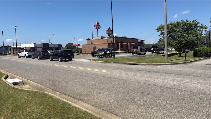 La policía está investigando un robo en el Wendy's de Moody.
