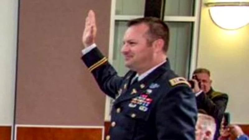 Investigadores dijeron que el ginecólogo militar Blaine McGraw había grabado en secreto...