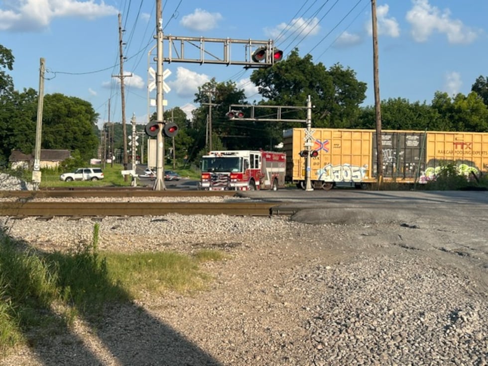 Dos muertos tras chocar un tren contra un automóvil en Bessemer.