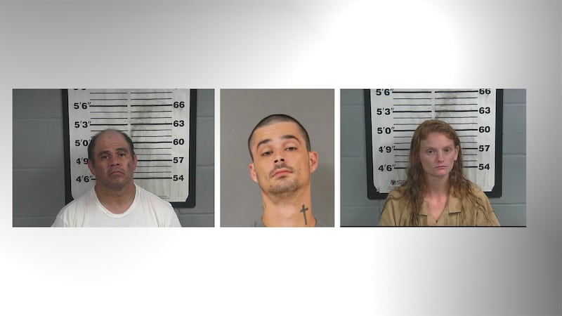 De izquierda a derecha: Miguel Hurtado Jr., Zachary Harris, Gracie Gobble