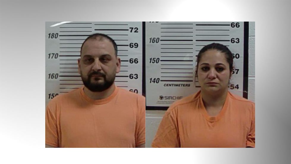 De izquierda a derecha: Cosmin Vaduva y Elena Andreea Caldarareasa