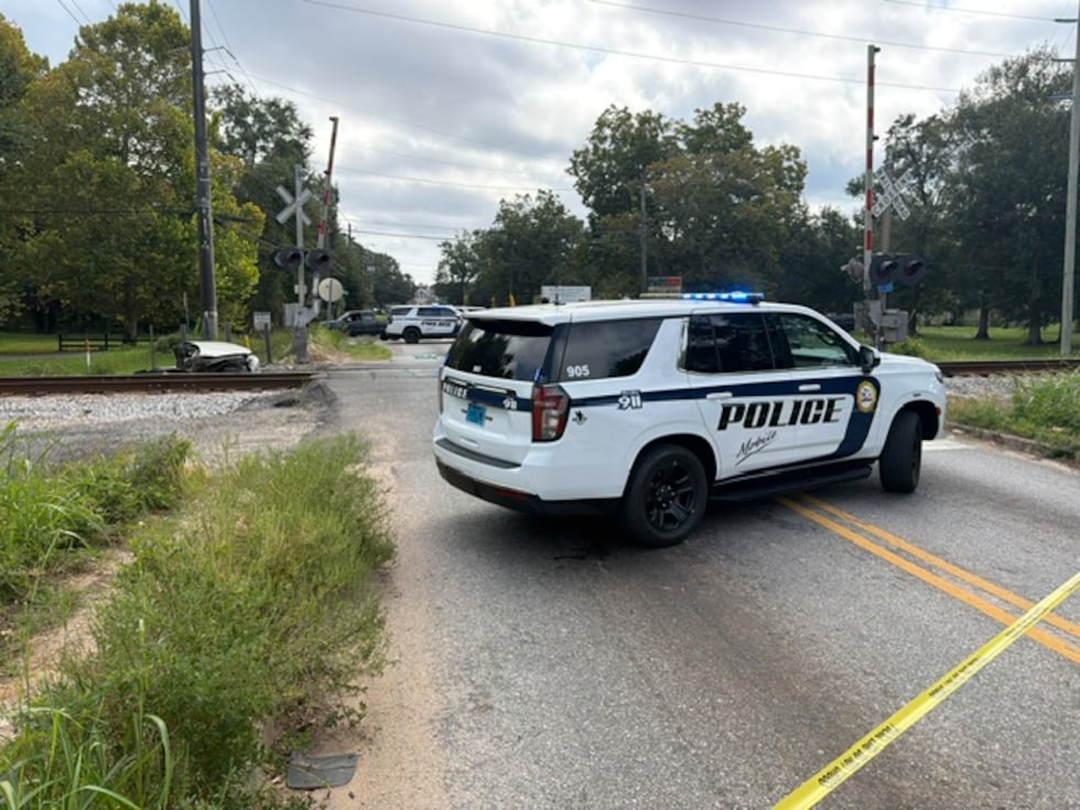 Dos muertos en un accidente que involucró un tren de Amtrak y un vehículo.