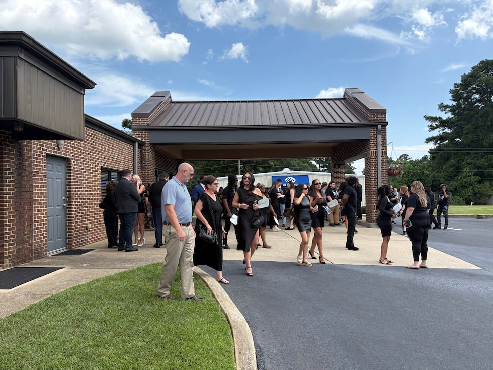 Familiares y amigos despiden a José Félix Álvarez-Dueñas con un emotivo homenaje en Tuscaloosa.
