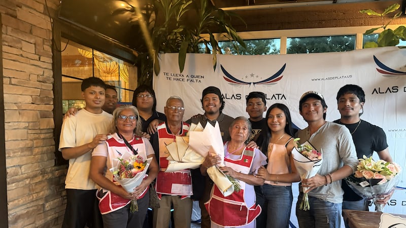 Alas de plata reúne a familias mexicanas