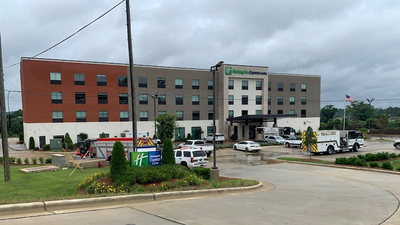 Se reporta la caída de un rayo en el Holiday Inn de McAdory.
