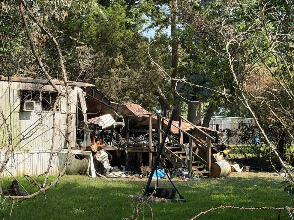 Dos personas mueren en el incendio de una vivienda en el condado de Tuscaloosa el viernes por...