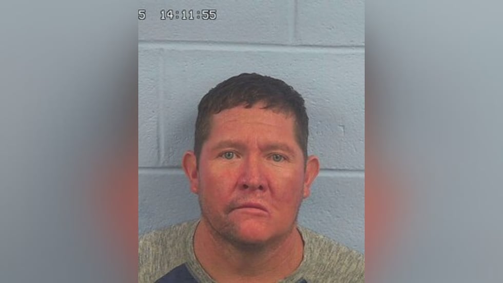 Ramón Rodríguez-González, de 43 años, ciudadano de México, a 24 meses de prisión por...