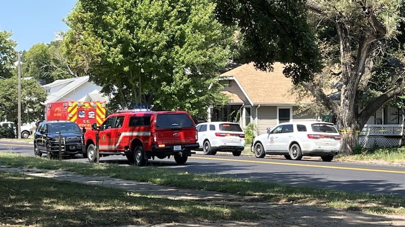 Heavy police response in neighborhood in Winfield, Kansas