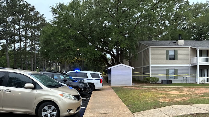 Shooting at an apartment complex off Knollwood Drive
