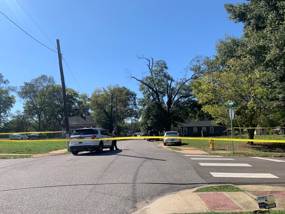 La Policía de Birmingham investiga un tiroteo en el que se vio involucrado un agente en...