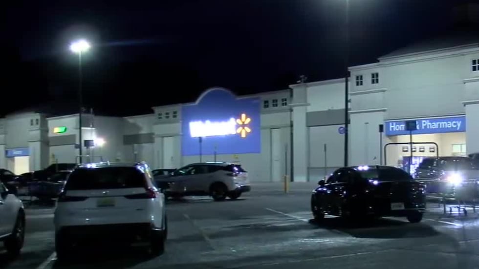 Mujer herida tras el disparo accidental de un arma de fuego en un Walmart de Chelsea.