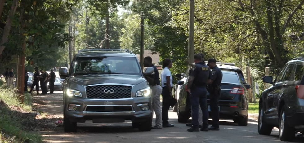 La policía de Birmingham investiga un tiroteo mortal que presuntamente ocurrió tras un robo...