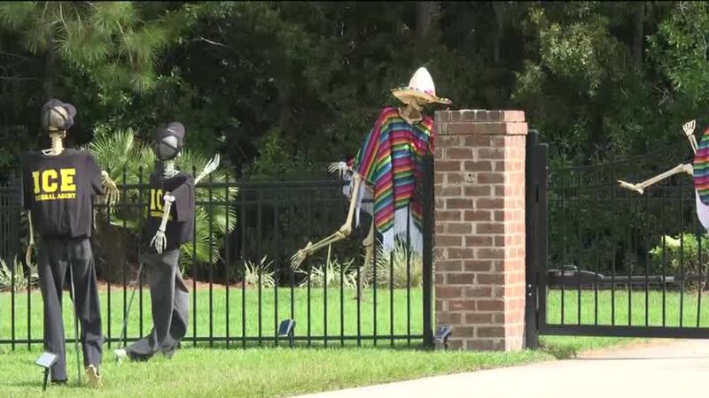 La casa de Paul Burch, sheriff del condado Mobile recibido críticas por una decoración con...